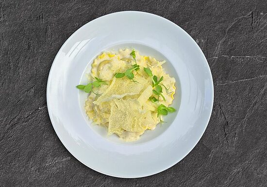 Ravioli ar pīles pildījumu